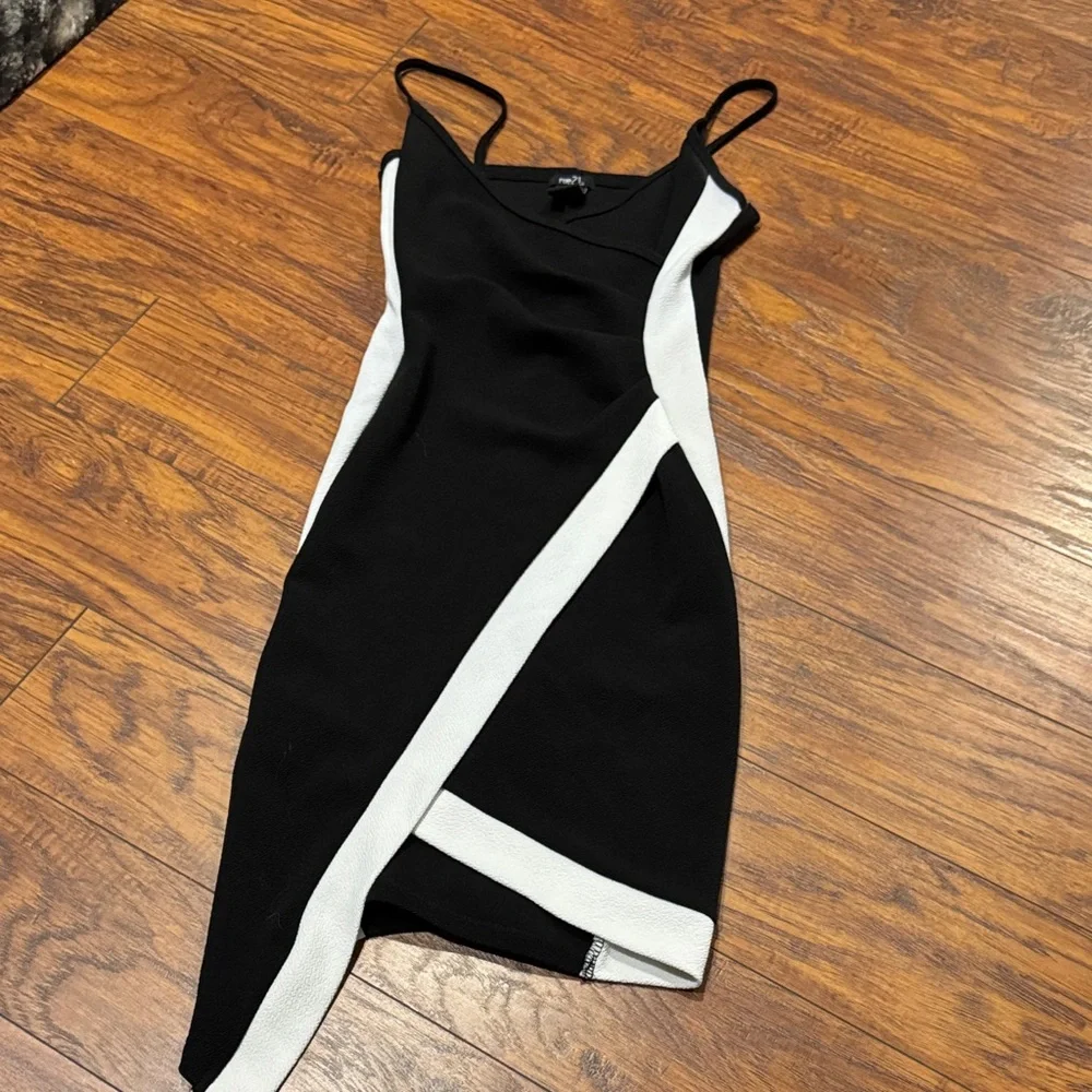 Rue21 Black and White Asymmetrical Dress - Picture 2 of 3
